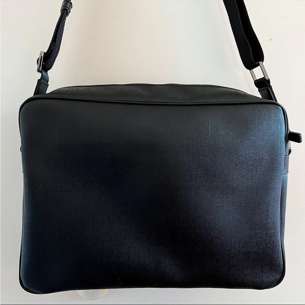Calvin Klein messenger bag - Picture 5 of 11